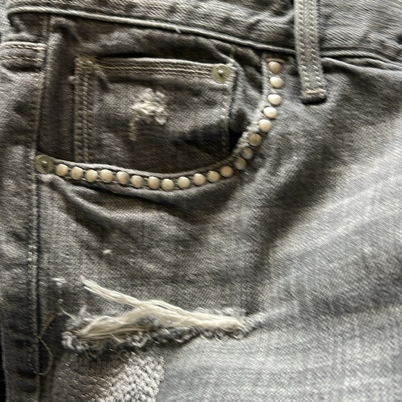 Abercrombie & Fitch - gray distressed jeans with silver embellishments- size 6 - Picture 3 of 6